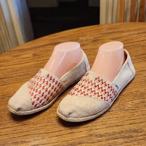 Toms Burlap Red Heart Size 8